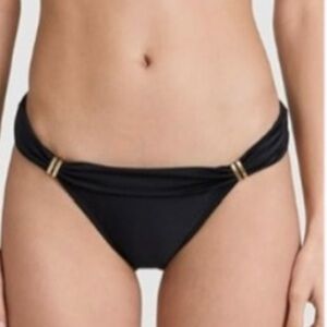 {Vix} Bia Bikini Bottom